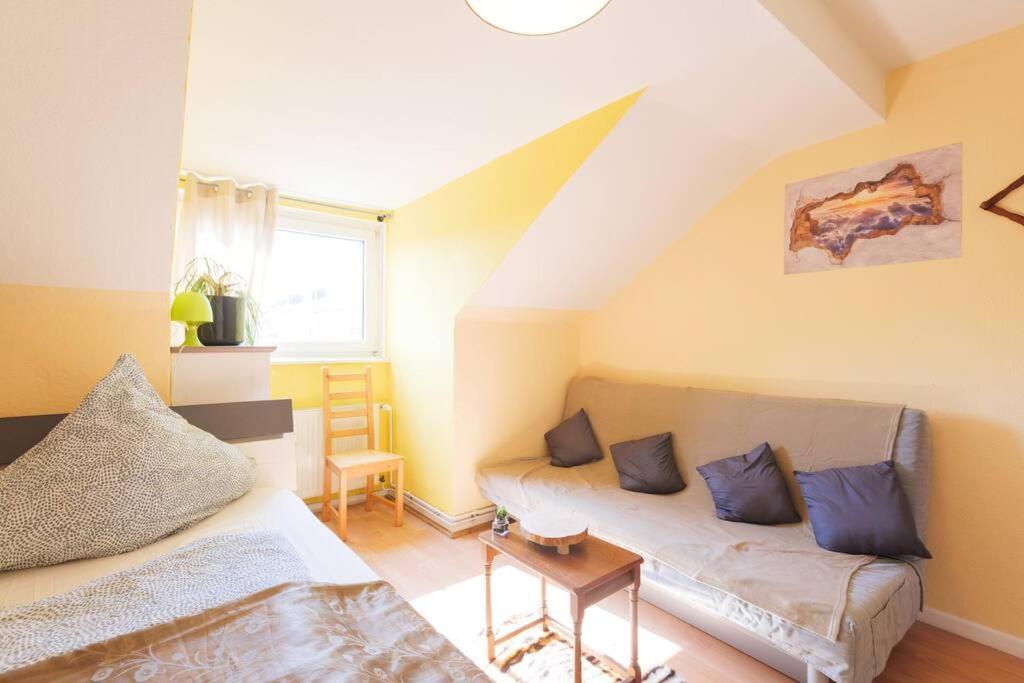 - 3-Bedroom Apartment Luxury: Central & Spacious In Duisburg & Big Tv And Kitchen - ภายนอก รูปภาพ